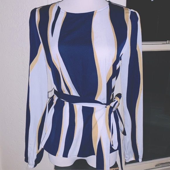 SHEIN Blue Beige and White Tie Front Peplum Blouse Sm 3/$15 - Picture 7 of 11